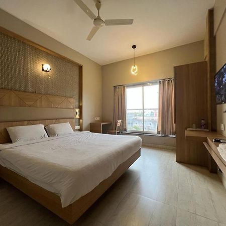 Hotel Shahi Executive Malkapur  외부 사진